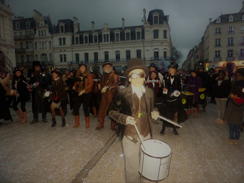 Carnaval à Poitiers 2017- Rétrofuturiste steampunk!